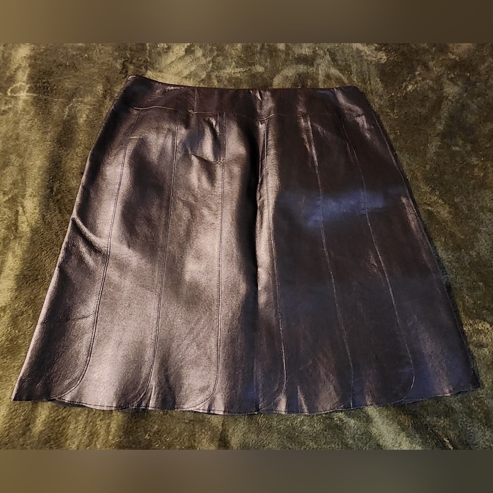 Newport News Black 100% Leather/Fit & Flare Scalloped Skirt Womens Size 12
